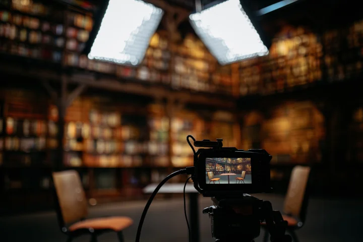 Behind the scenes - Image 3